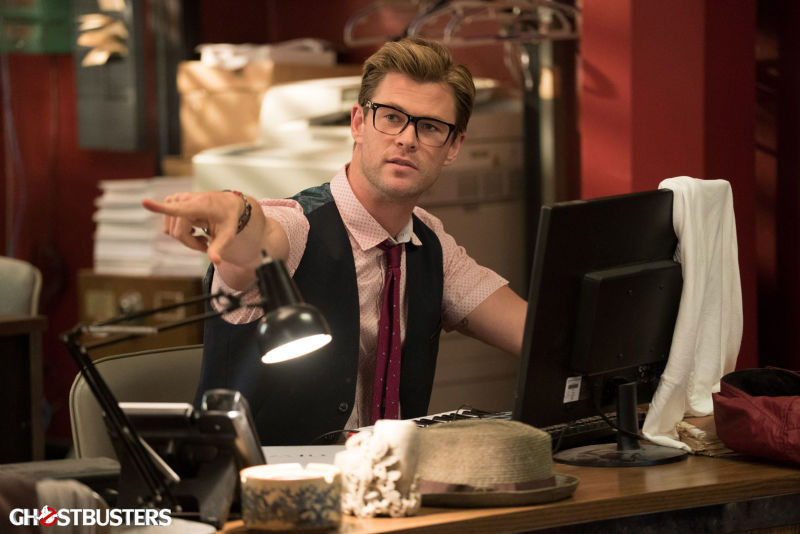 Chris Hemsworth segretario in Ghostbusters