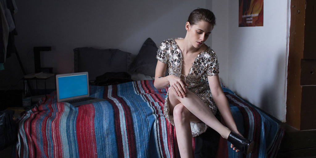 Kristen Stewart in una scena di Personal Shopper, il film di Olivier Assayas