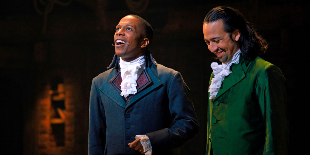 Aaron Burr e Alexander Hamilton nel musical su Disney+